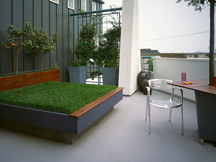 Build an Amazing Daybed Made of Grass