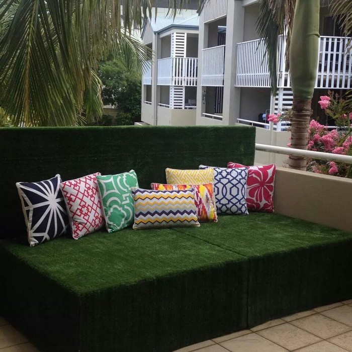 Build an Amazing Daybed Made of Grass