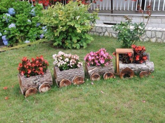 Beautiful train planters that will make your yard more fun and interesting place for you, your family and guests