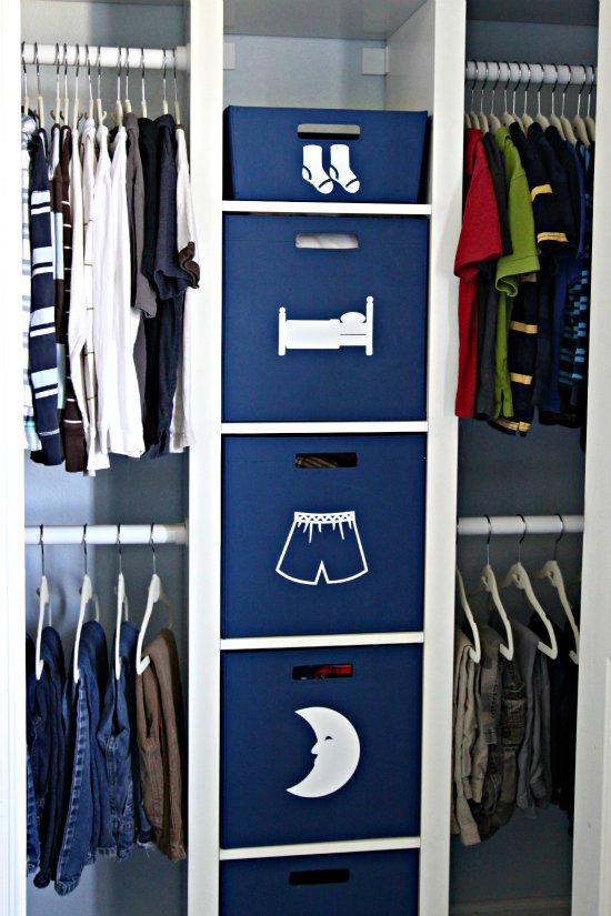 Organize kids clothes