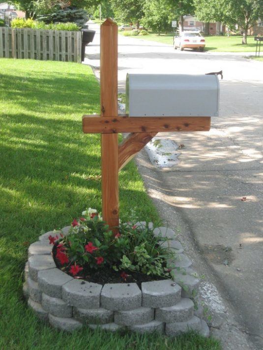 You can make the mailbox more fun and charming easily and quickly. The idea below is awesome, isn’t it?