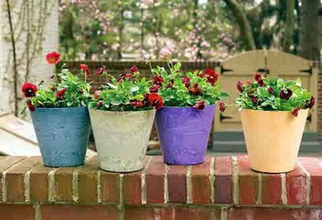 12 Flower Pots In Different Colors For Your Balcony